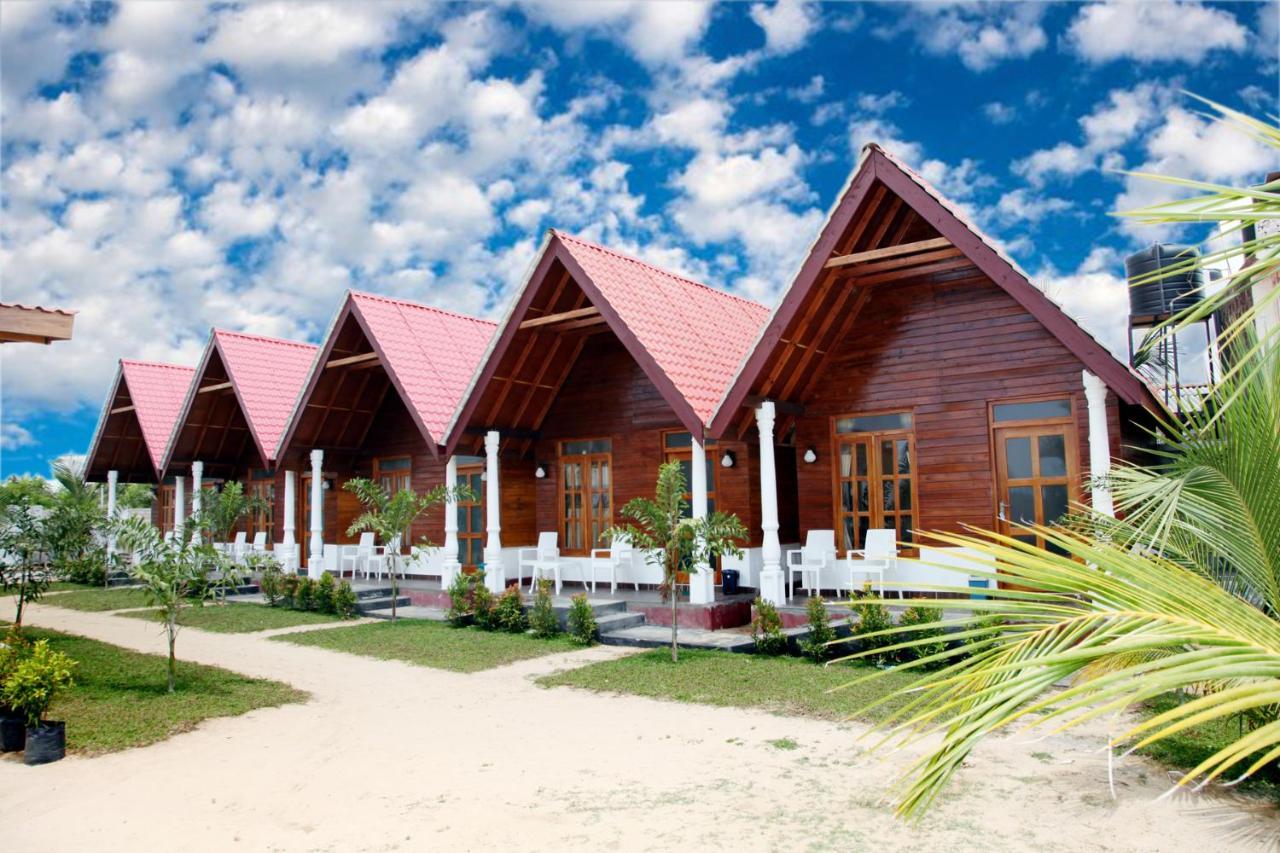 Elegant Green Beach Resort Тринкомалі Екстер'єр фото